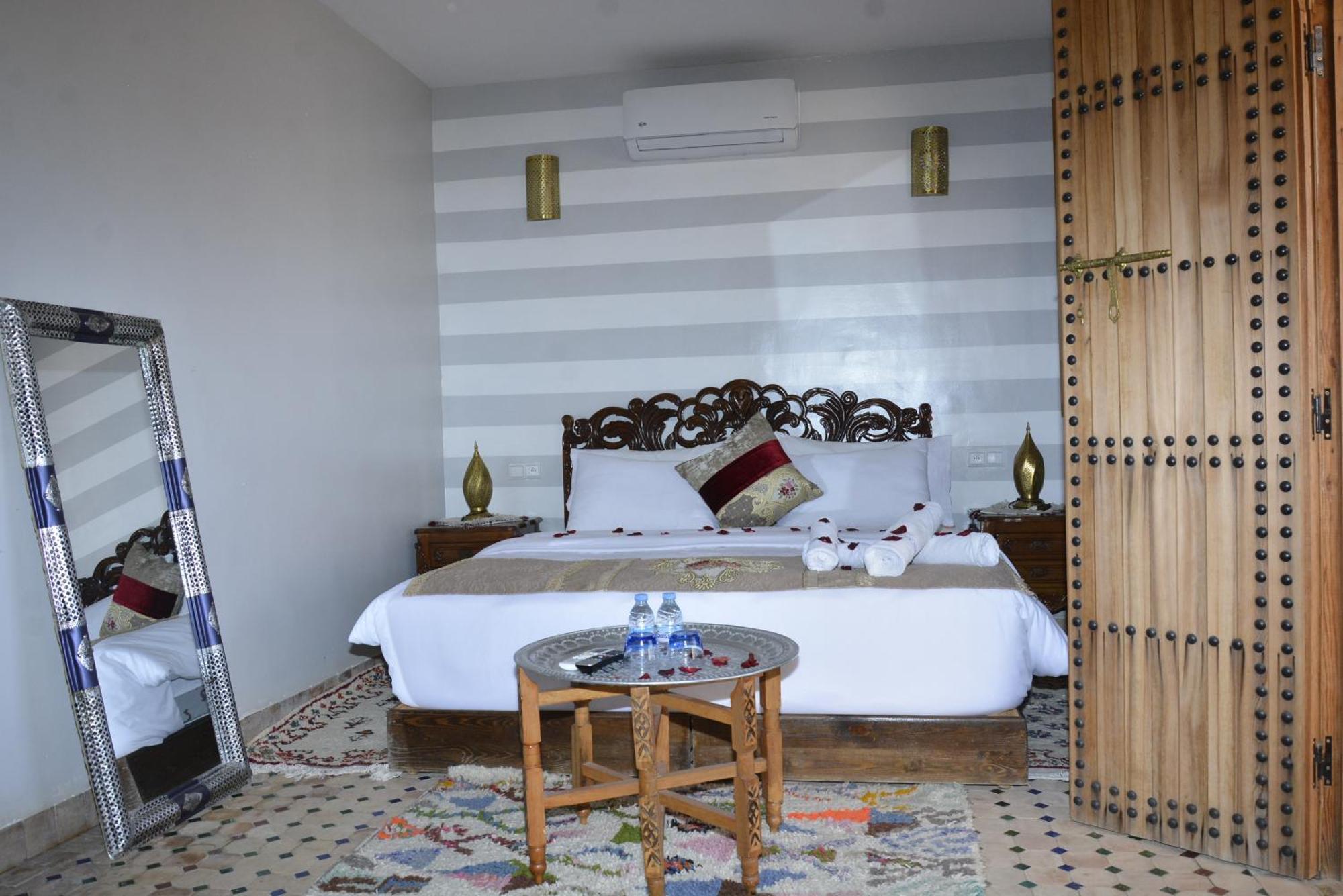 Riad Fes Colors & Spa - Family Lodging ภายนอก รูปภาพ