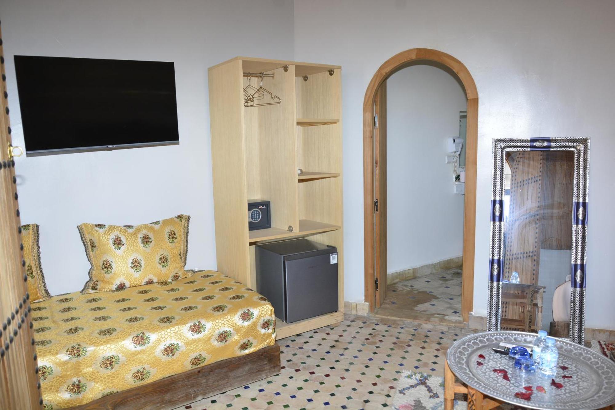 Riad Fes Colors & Spa - Family Lodging ภายนอก รูปภาพ